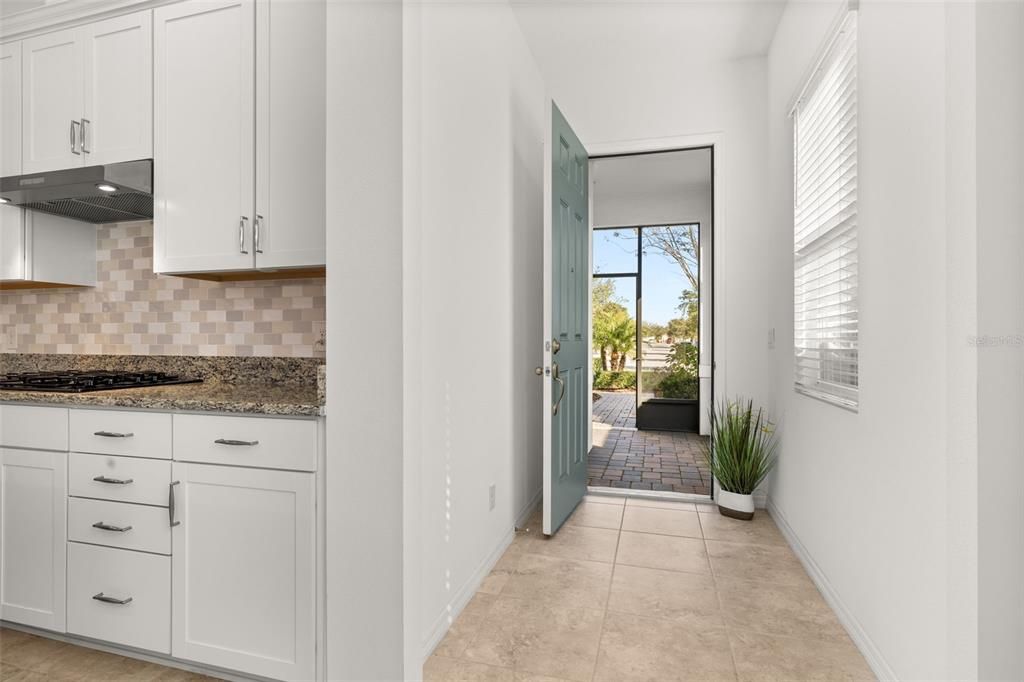 На продажу: $349,990 (2 спален, 2 ванн, 1437 Квадратных фут)