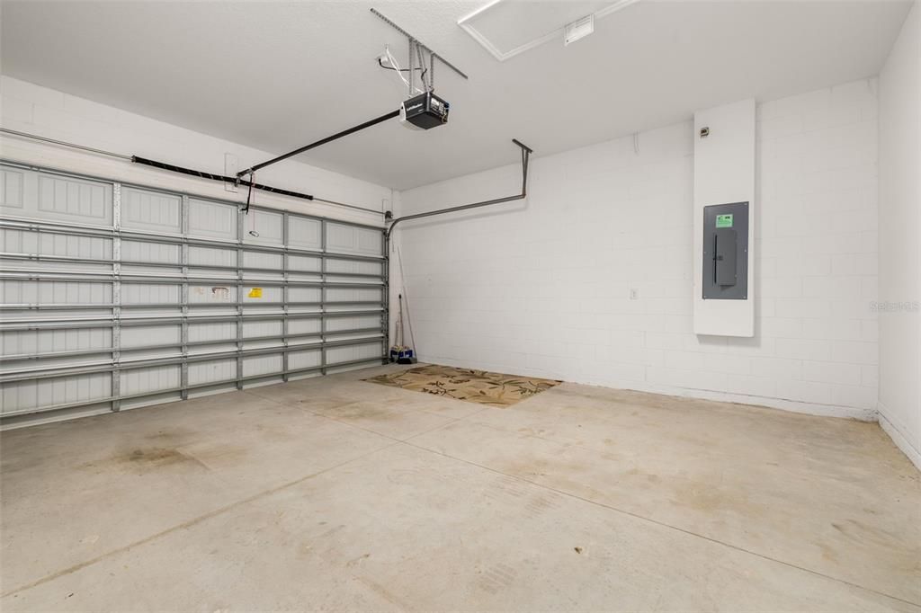 На продажу: $349,990 (2 спален, 2 ванн, 1437 Квадратных фут)