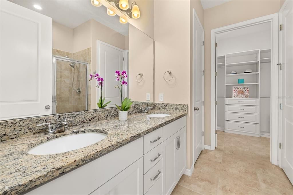 На продажу: $349,990 (2 спален, 2 ванн, 1437 Квадратных фут)