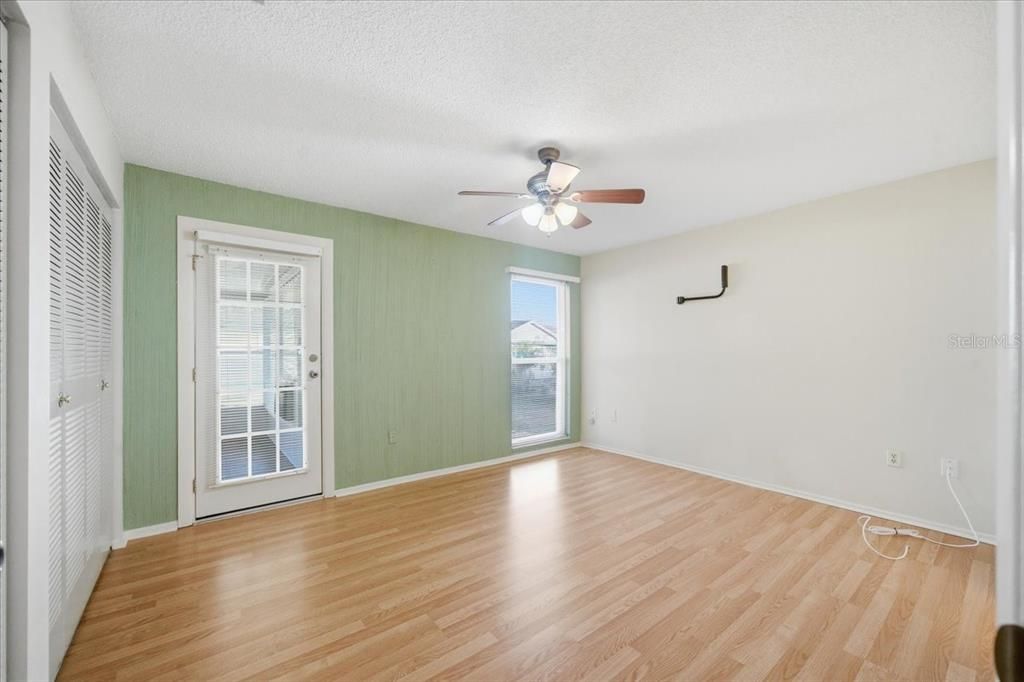 На продажу: $235,000 (2 спален, 2 ванн, 969 Квадратных фут)