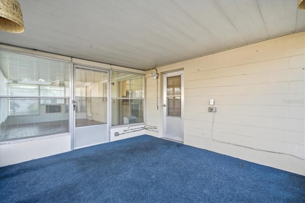 На продажу: $235,000 (2 спален, 2 ванн, 969 Квадратных фут)