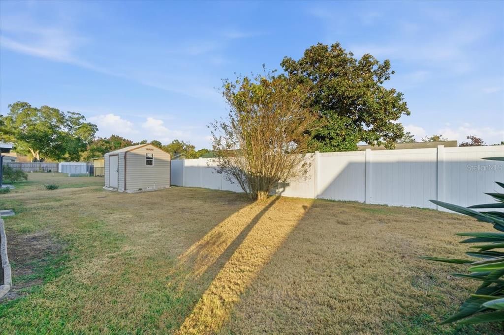 На продажу: $235,000 (2 спален, 2 ванн, 969 Квадратных фут)