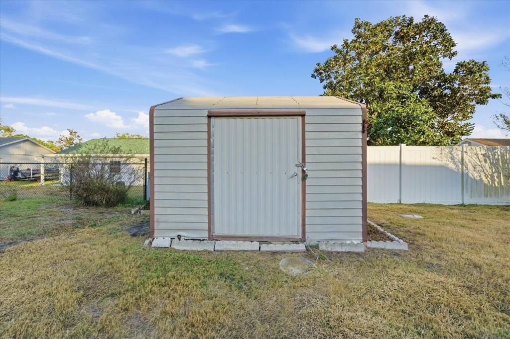 На продажу: $235,000 (2 спален, 2 ванн, 969 Квадратных фут)