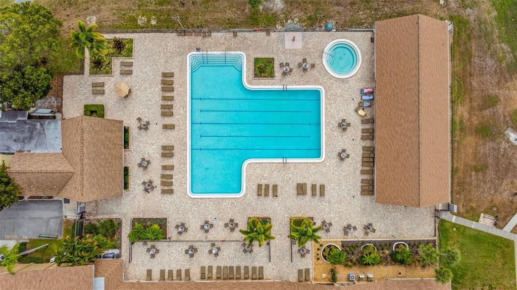 待售: $375,000 (2 贝兹, 1 浴室, 1294 平方英尺)