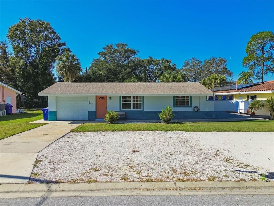 For Sale: $389,900 (3 beds, 2 baths, 1158 Square Feet)