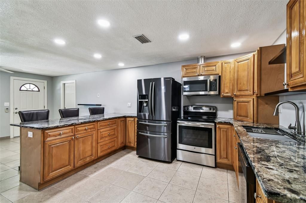 For Sale: $389,900 (3 beds, 2 baths, 1158 Square Feet)