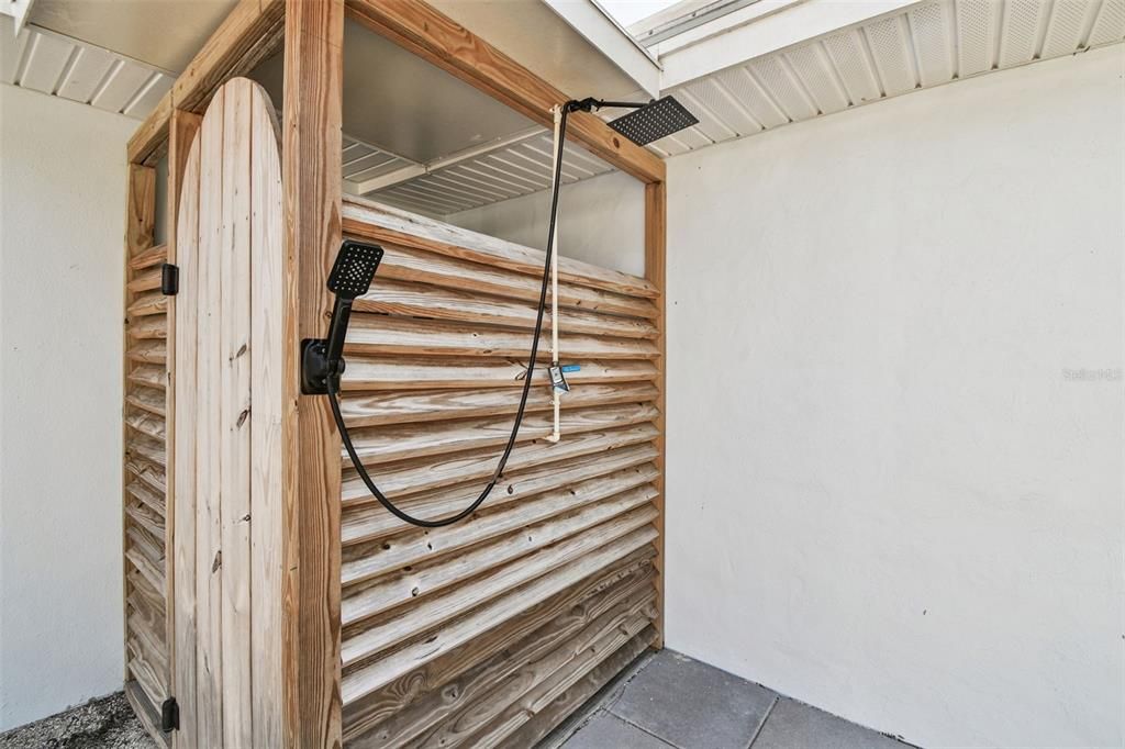 For Sale: $389,900 (3 beds, 2 baths, 1158 Square Feet)