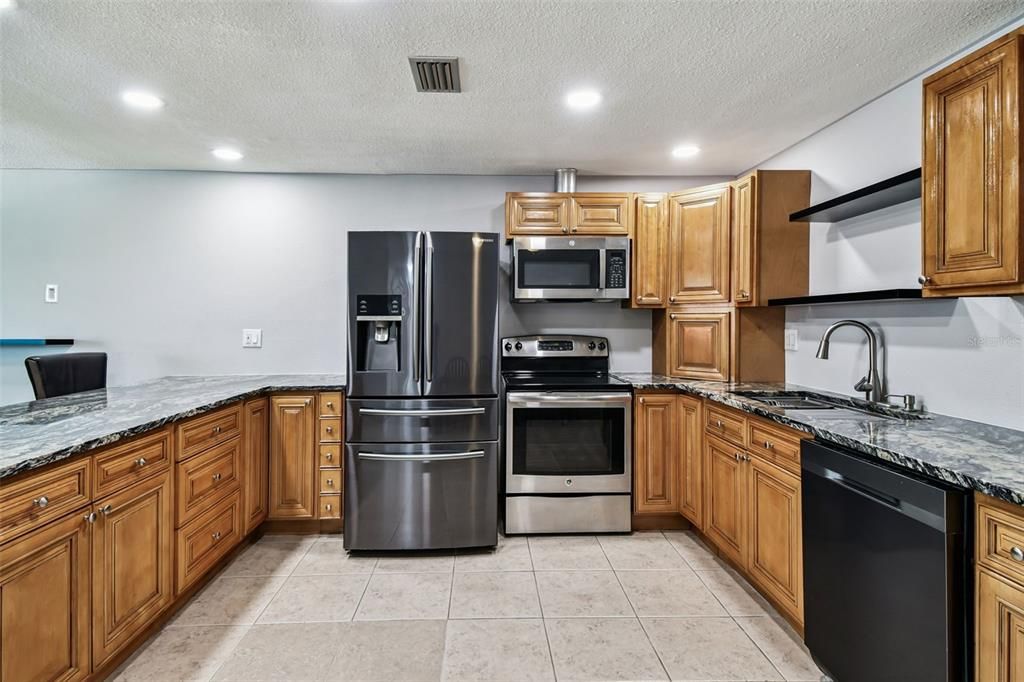 For Sale: $389,900 (3 beds, 2 baths, 1158 Square Feet)