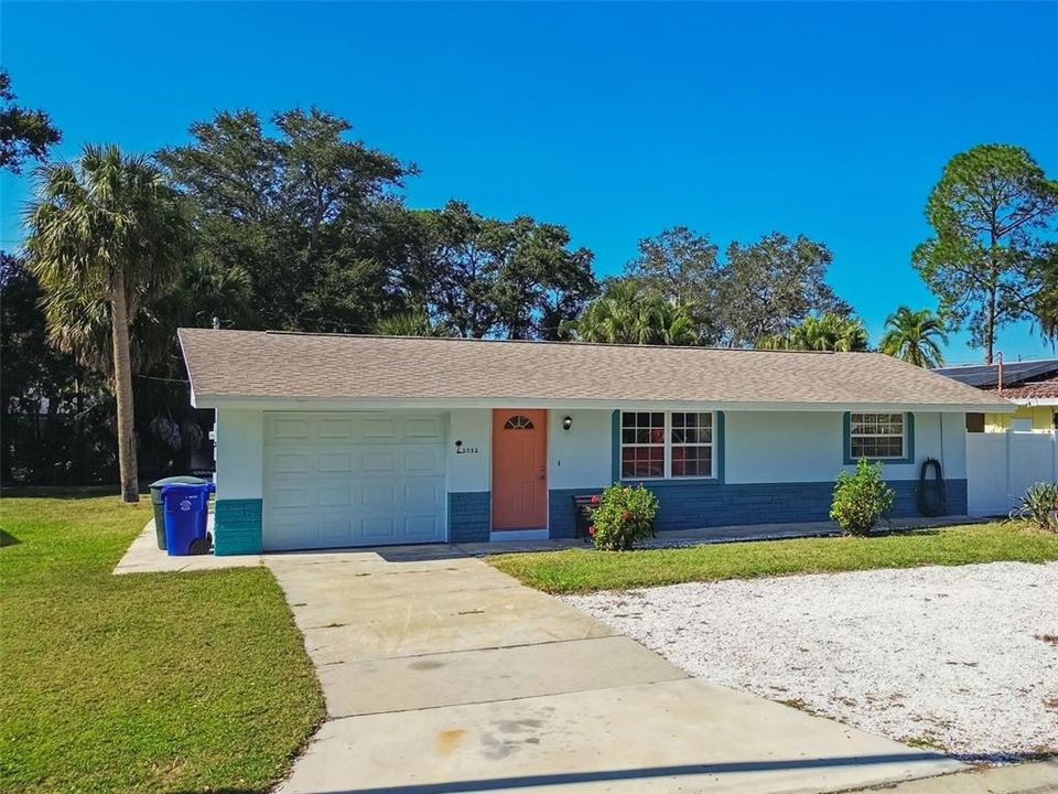 For Sale: $389,900 (3 beds, 2 baths, 1158 Square Feet)