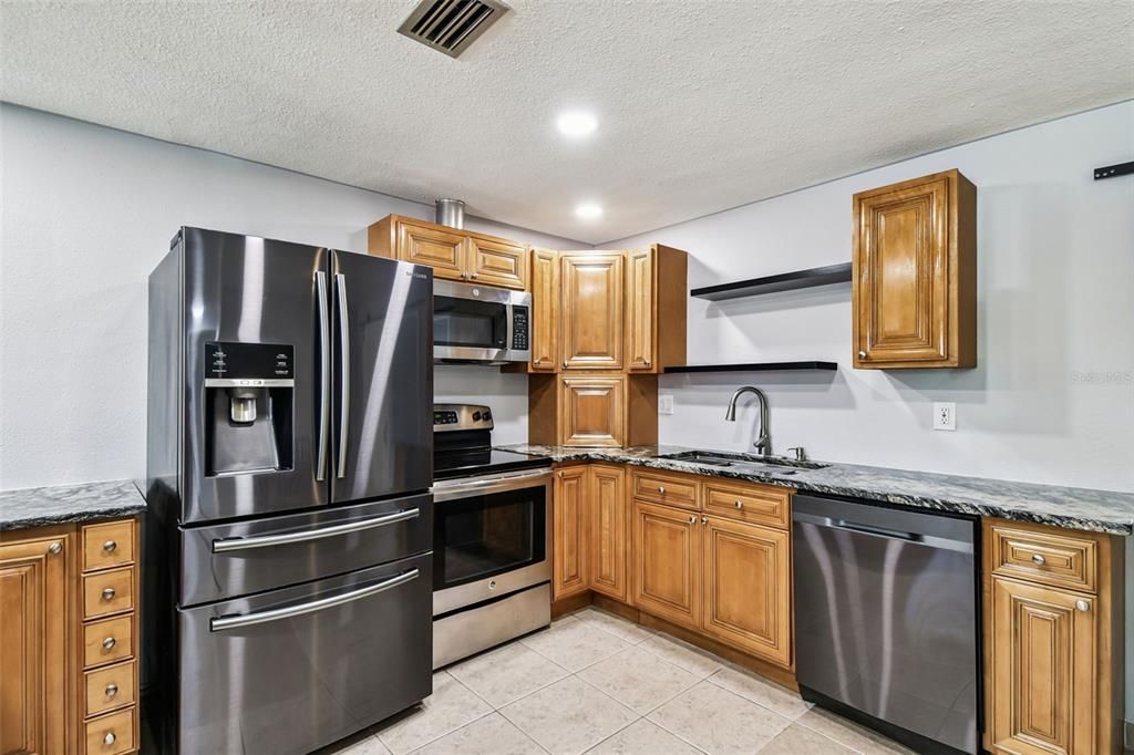 For Sale: $389,900 (3 beds, 2 baths, 1158 Square Feet)