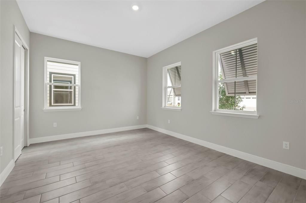 Active With Contract: $810,000 (4 beds, 4 baths, 3191 Square Feet)