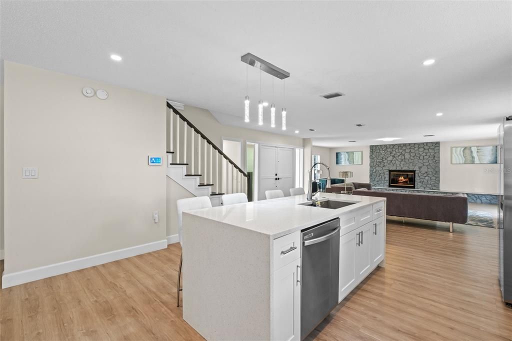 待售: $1,499,999 (4 贝兹, 3 浴室, 2530 平方英尺)