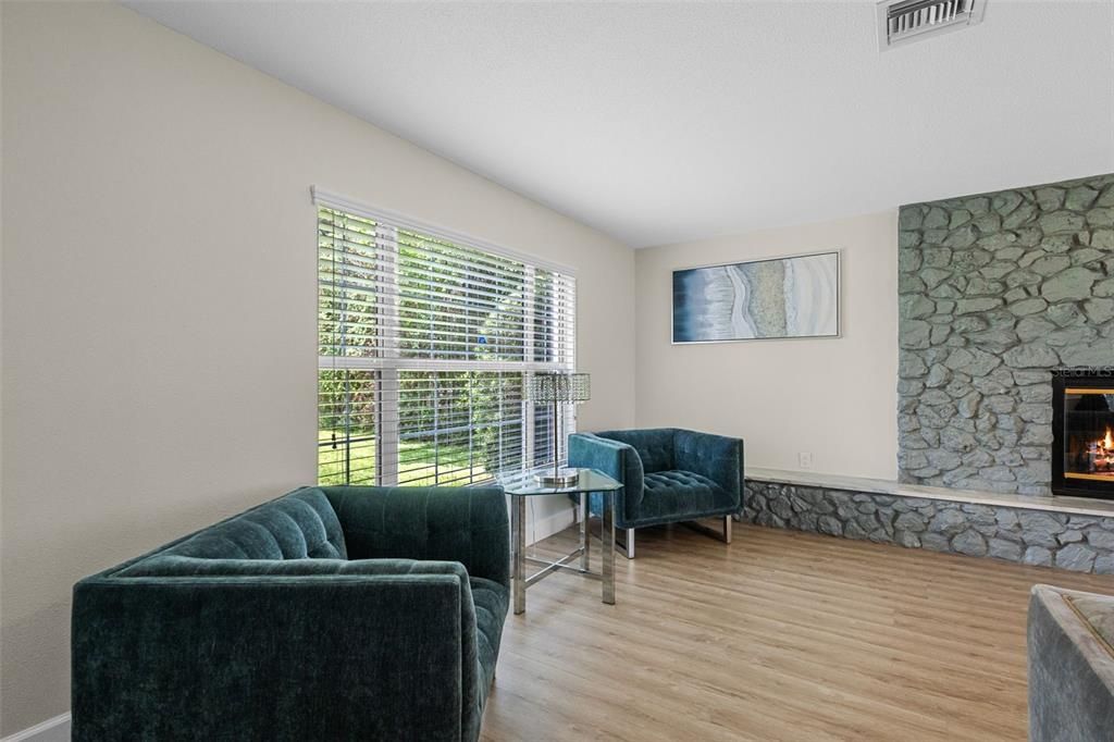 待售: $1,499,999 (4 贝兹, 3 浴室, 2530 平方英尺)