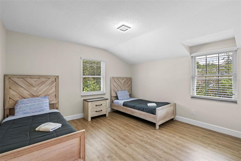 待售: $1,499,999 (4 贝兹, 3 浴室, 2530 平方英尺)