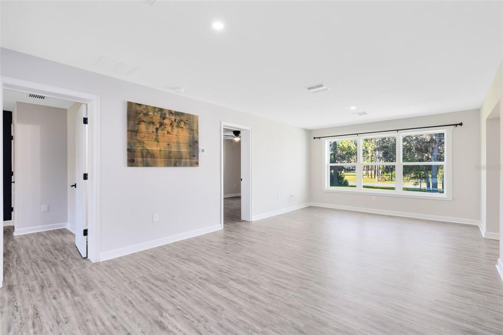 На продажу: $569,900 (3 спален, 2 ванн, 1918 Квадратных фут)