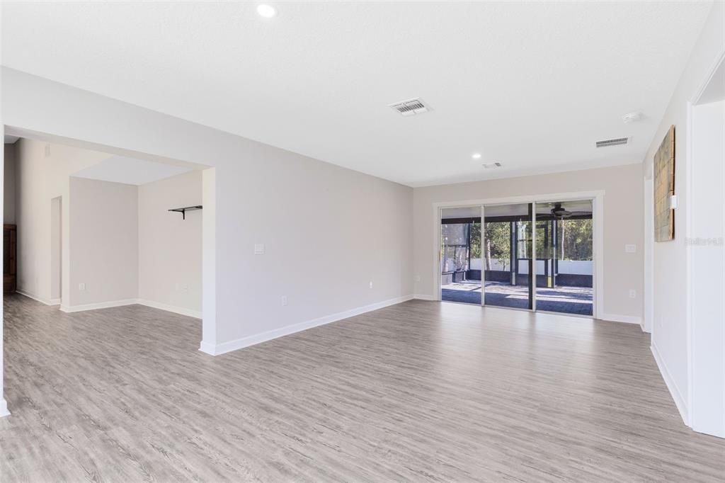 На продажу: $569,900 (3 спален, 2 ванн, 1918 Квадратных фут)