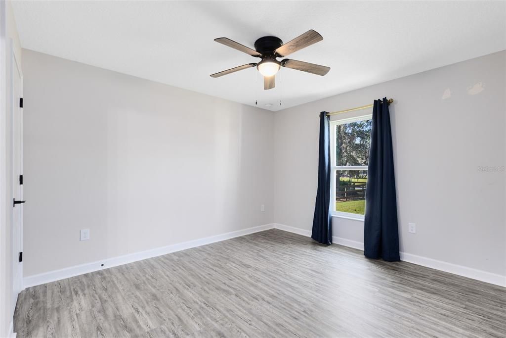 На продажу: $569,900 (3 спален, 2 ванн, 1918 Квадратных фут)