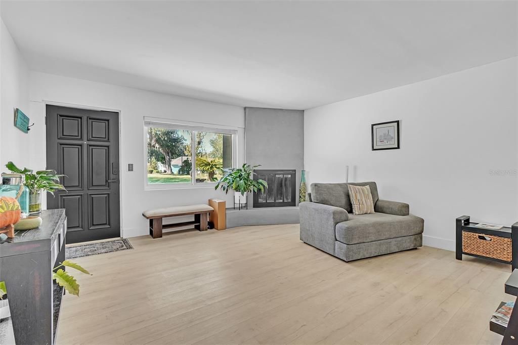 待售: $650,000 (3 贝兹, 2 浴室, 2312 平方英尺)