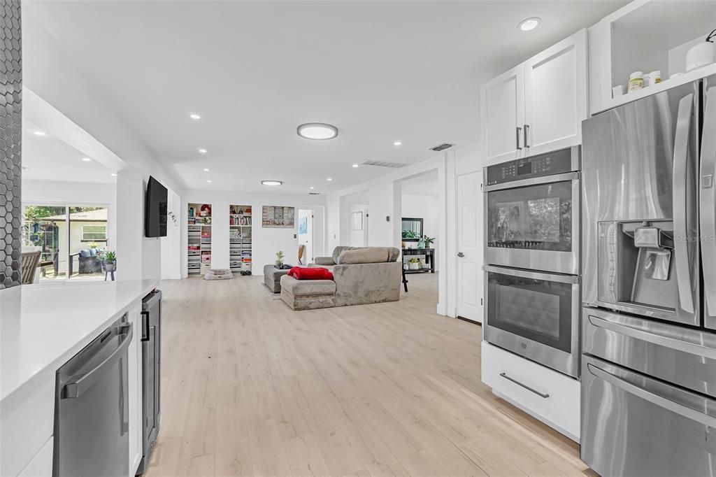 待售: $650,000 (3 贝兹, 2 浴室, 2312 平方英尺)