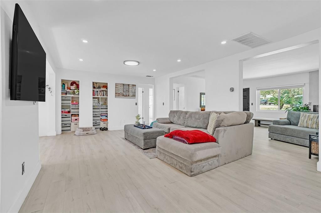 待售: $650,000 (3 贝兹, 2 浴室, 2312 平方英尺)