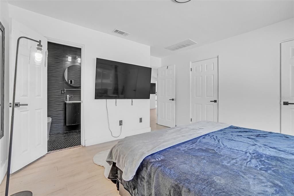 待售: $650,000 (3 贝兹, 2 浴室, 2312 平方英尺)