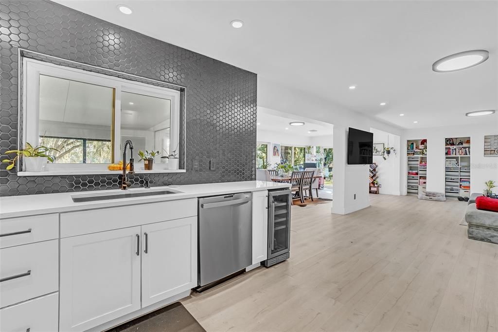 待售: $650,000 (3 贝兹, 2 浴室, 2312 平方英尺)