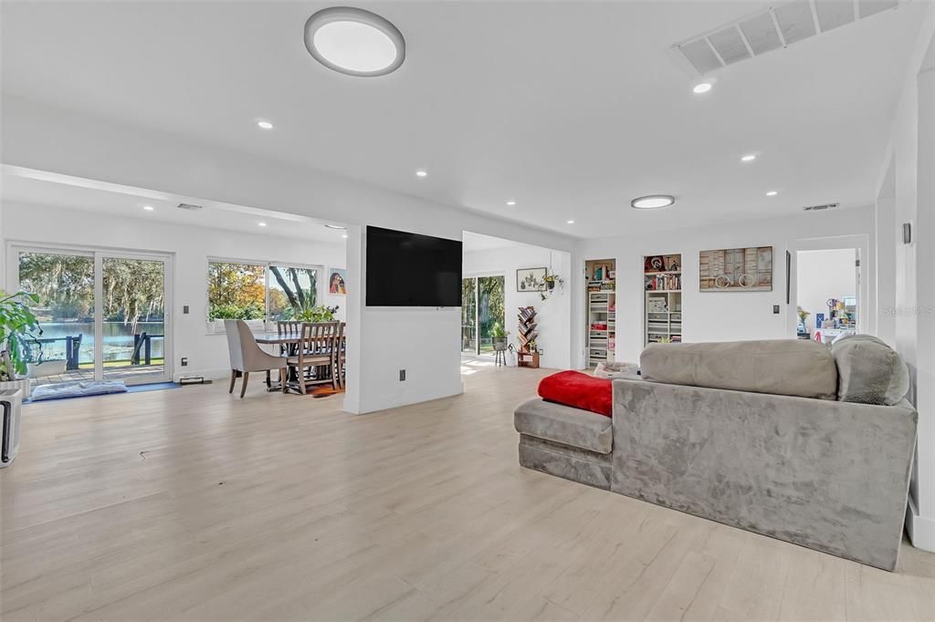 待售: $650,000 (3 贝兹, 2 浴室, 2312 平方英尺)