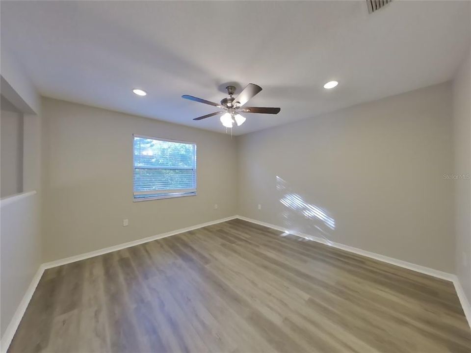 For Rent: $1,889 (3 beds, 2 baths, 1684 Square Feet)