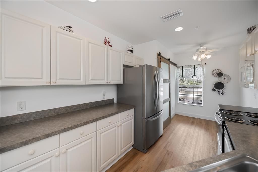 For Sale: $174,900 (3 beds, 2 baths, 1293 Square Feet)