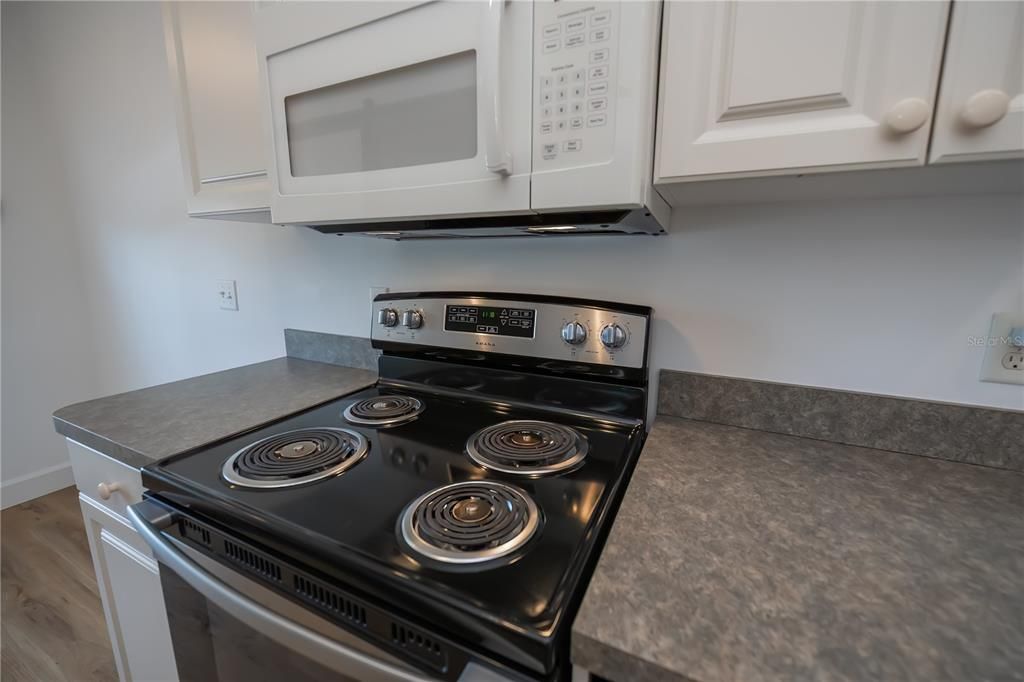 For Sale: $174,900 (3 beds, 2 baths, 1293 Square Feet)