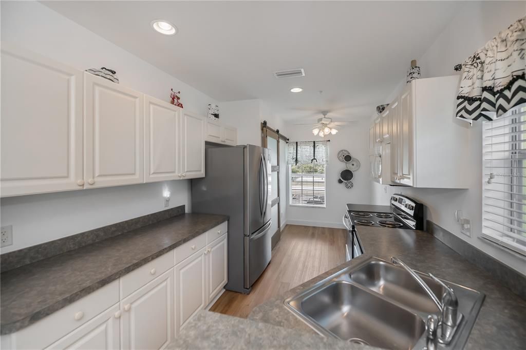 For Sale: $174,900 (3 beds, 2 baths, 1293 Square Feet)