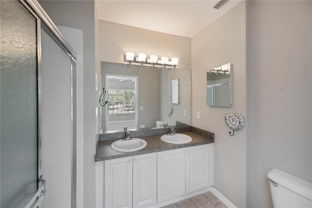 For Sale: $174,900 (3 beds, 2 baths, 1293 Square Feet)