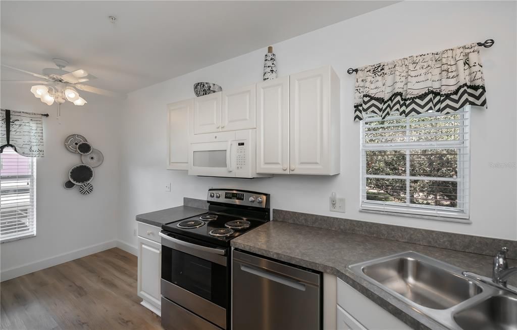 For Sale: $174,900 (3 beds, 2 baths, 1293 Square Feet)