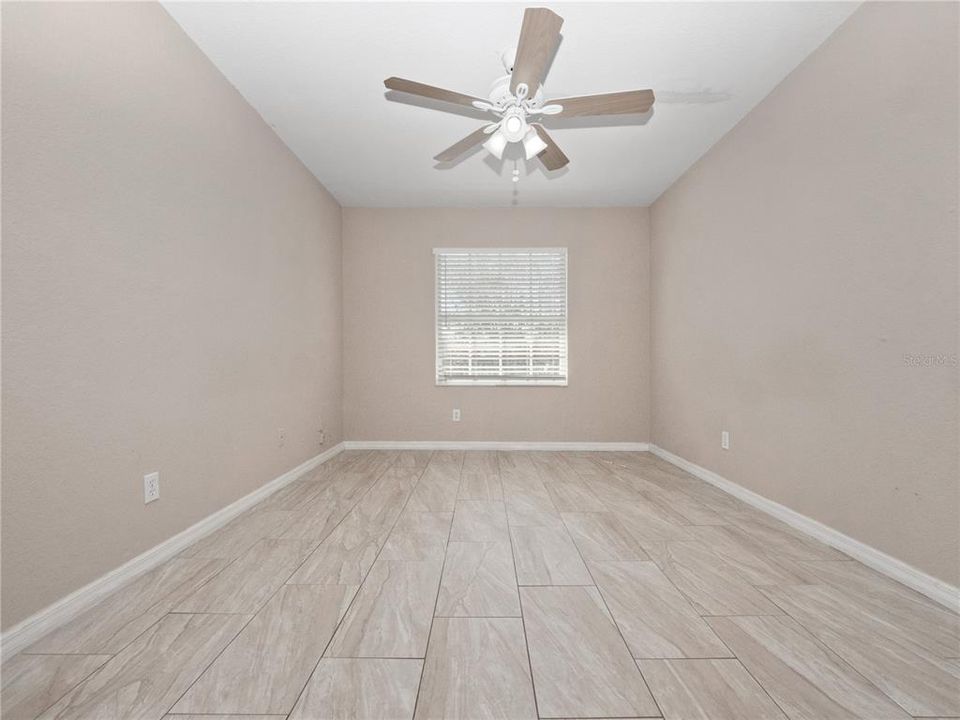 Activo con contrato: $190,000 (2 camas, 2 baños, 876 Pies cuadrados)