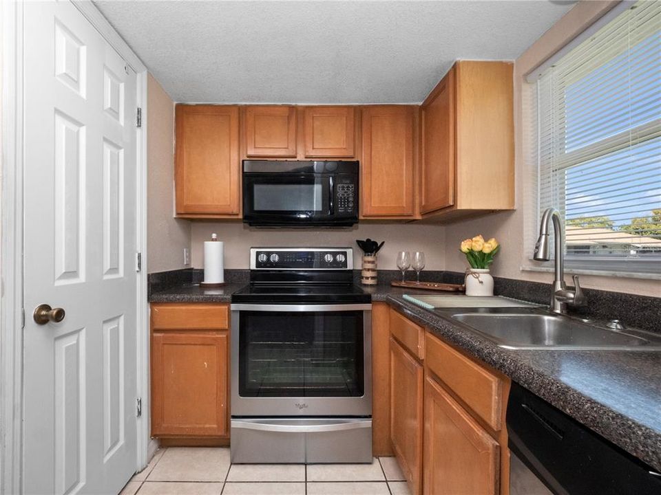 Activo con contrato: $190,000 (2 camas, 2 baños, 876 Pies cuadrados)