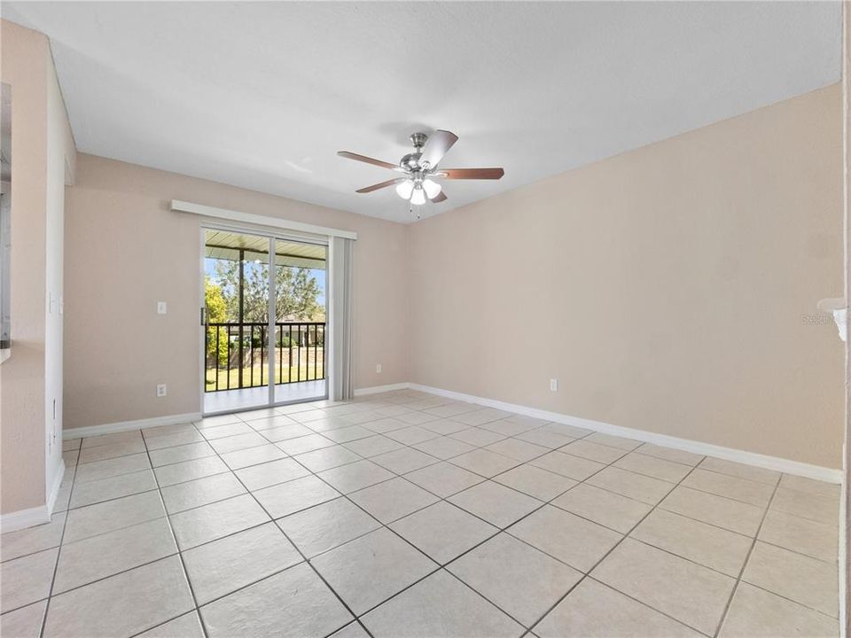 Activo con contrato: $190,000 (2 camas, 2 baños, 876 Pies cuadrados)