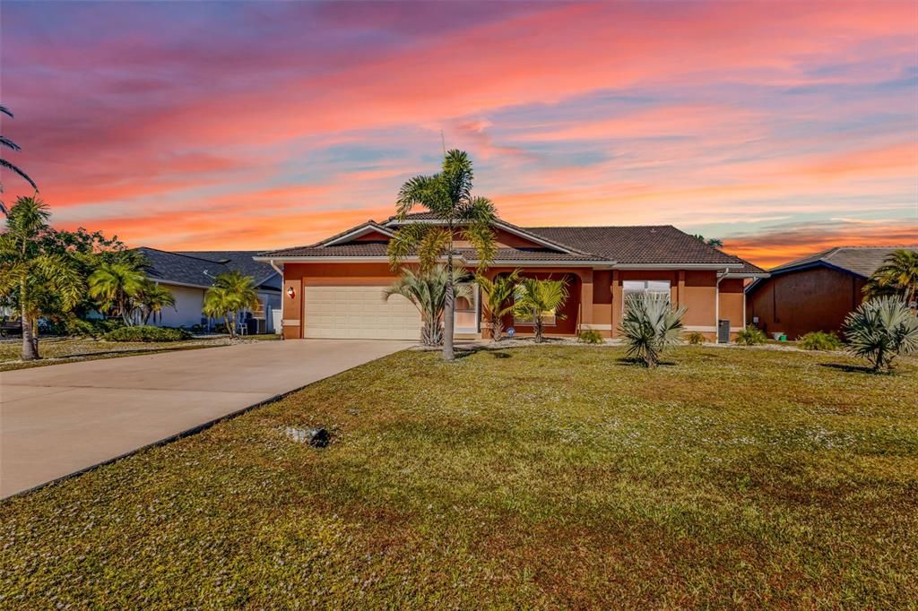 На продажу: $449,900 (3 спален, 2 ванн, 2223 Квадратных фут)