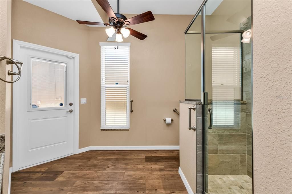 На продажу: $449,900 (3 спален, 2 ванн, 2223 Квадратных фут)