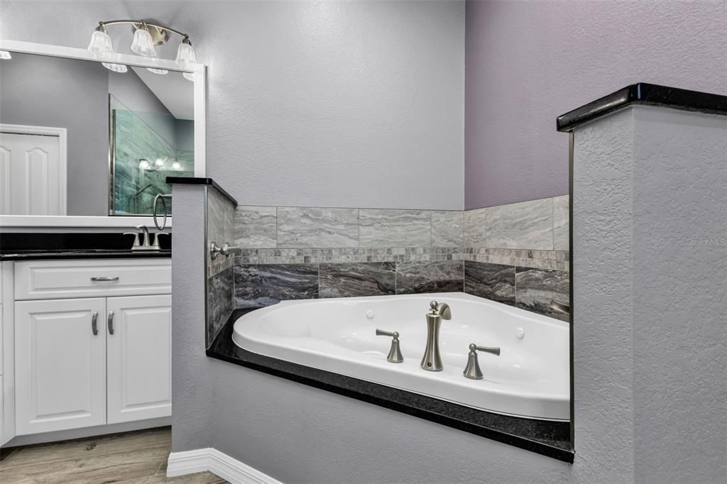 На продажу: $449,900 (3 спален, 2 ванн, 2223 Квадратных фут)