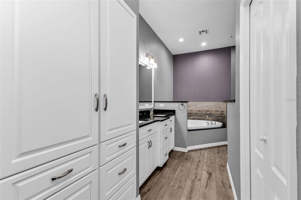 На продажу: $449,900 (3 спален, 2 ванн, 2223 Квадратных фут)