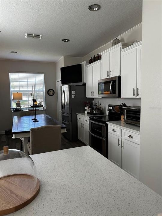 En Venta: $369,000 (3 camas, 2 baños, 1693 Pies cuadrados)