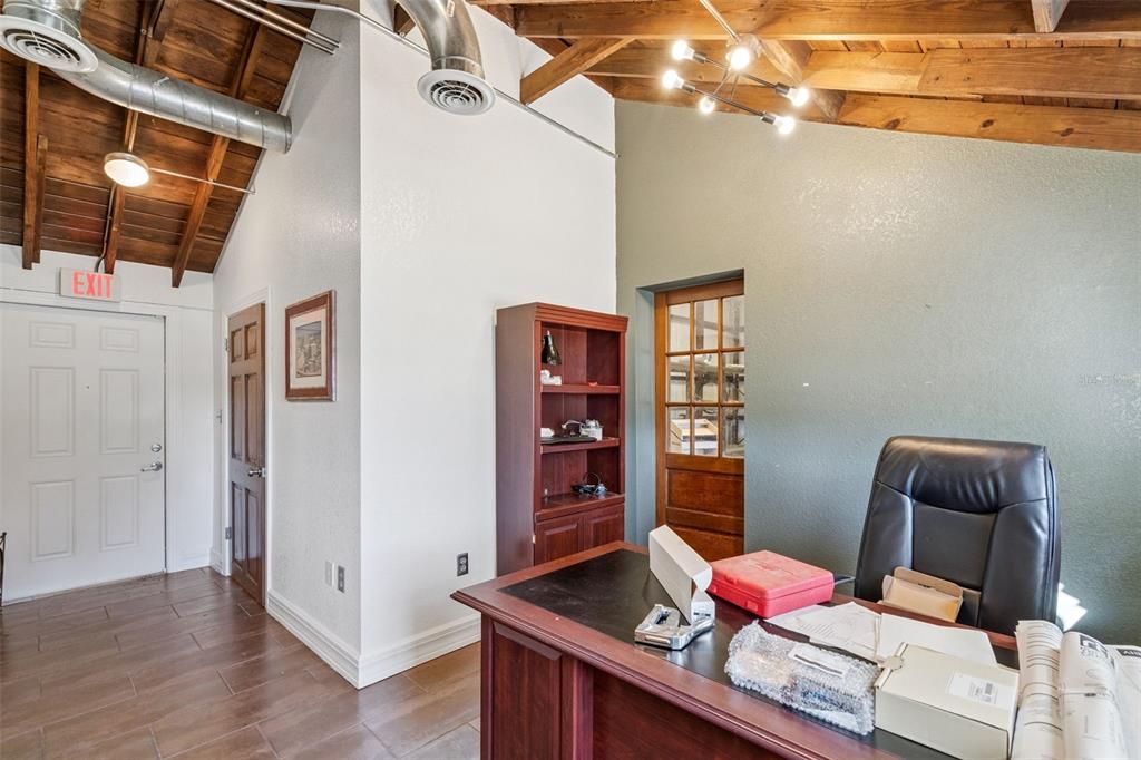 待售: $549,900 (0 贝兹, 0 浴室, 1969 平方英尺)