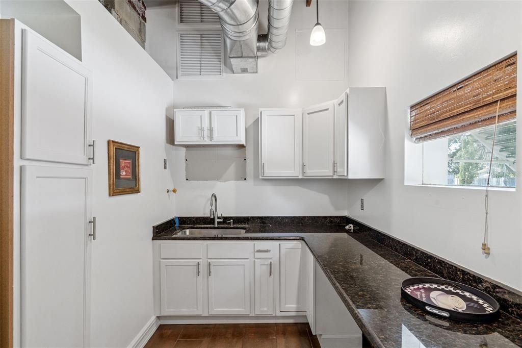 待售: $549,900 (0 贝兹, 0 浴室, 1969 平方英尺)