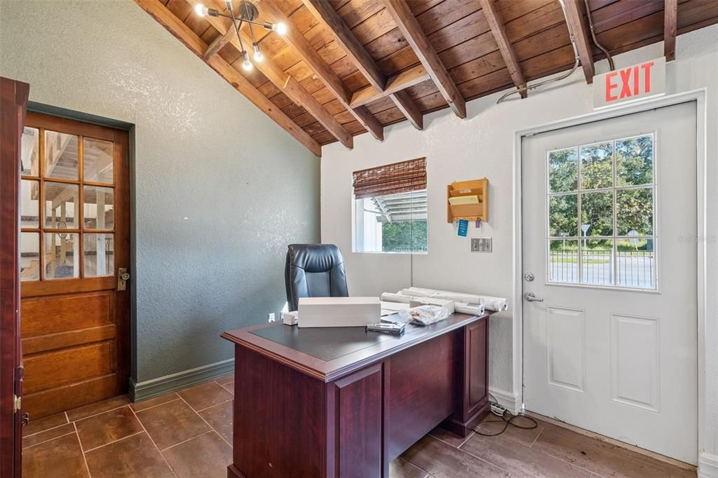 待售: $549,900 (0 贝兹, 0 浴室, 1969 平方英尺)