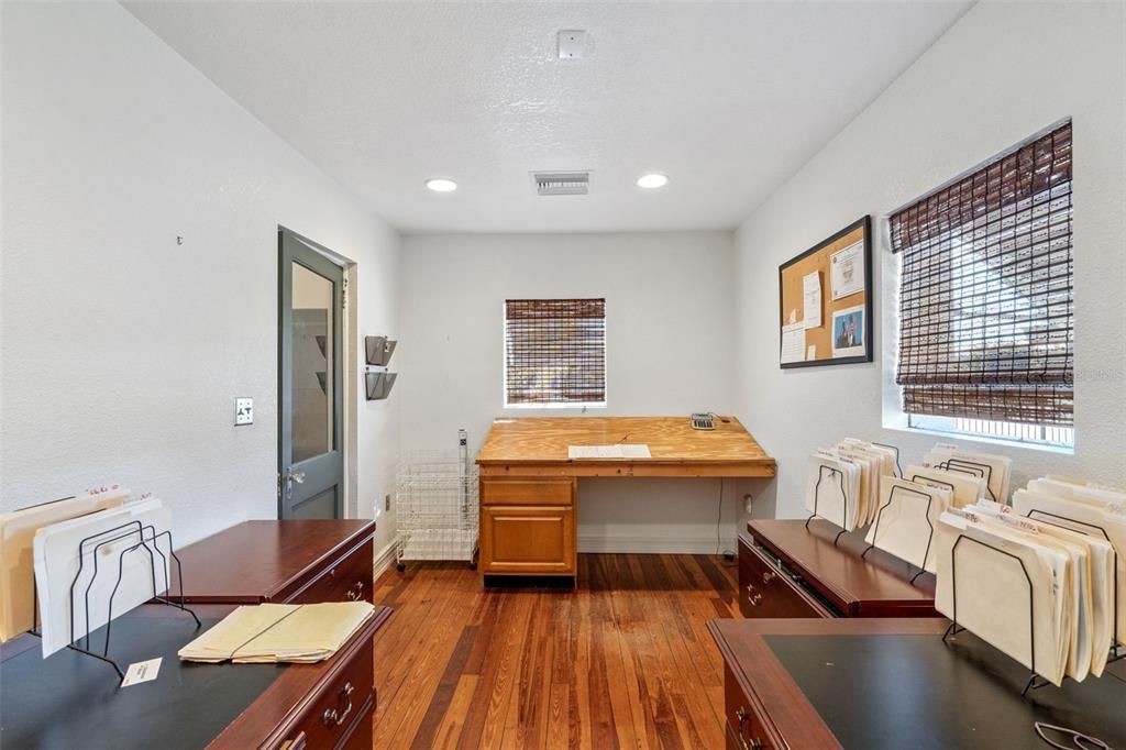 待售: $549,900 (0 贝兹, 0 浴室, 1969 平方英尺)