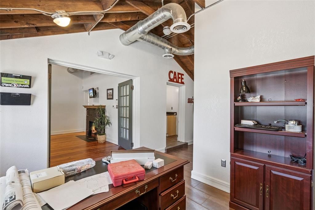 待售: $549,900 (0 贝兹, 0 浴室, 1969 平方英尺)