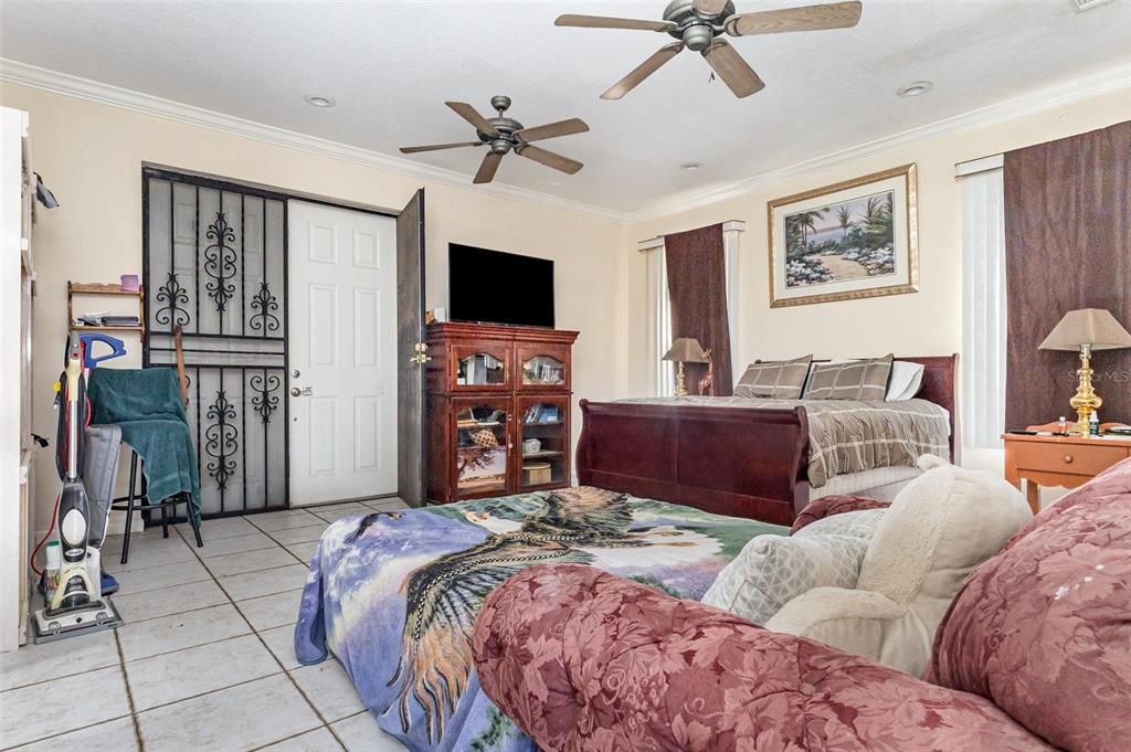 待售: $307,000 (3 贝兹, 2 浴室, 2004 平方英尺)