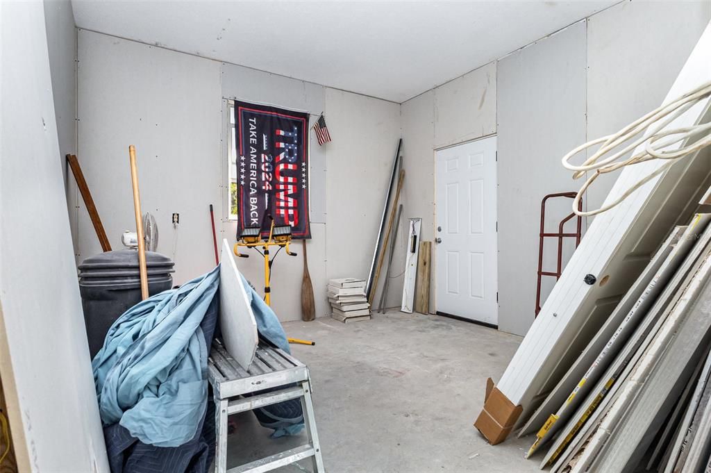 待售: $307,000 (3 贝兹, 2 浴室, 2004 平方英尺)