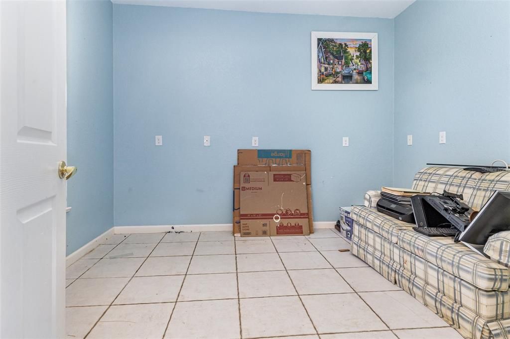 待售: $307,000 (3 贝兹, 2 浴室, 2004 平方英尺)