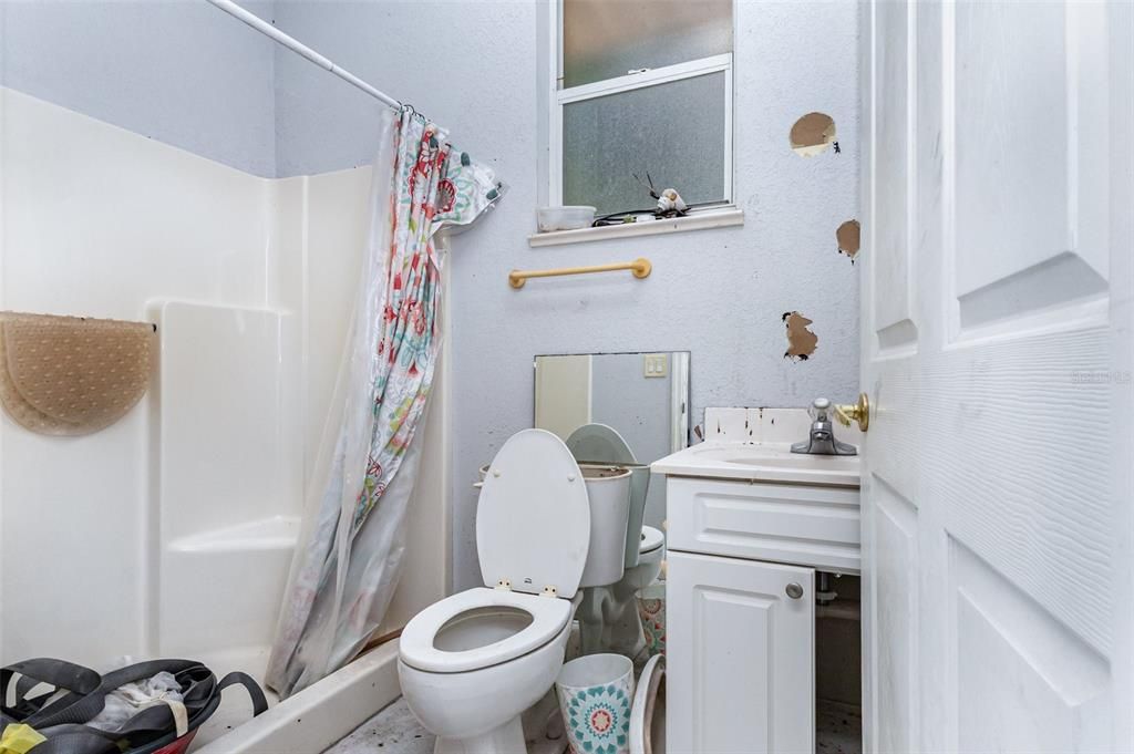 待售: $307,000 (3 贝兹, 2 浴室, 2004 平方英尺)